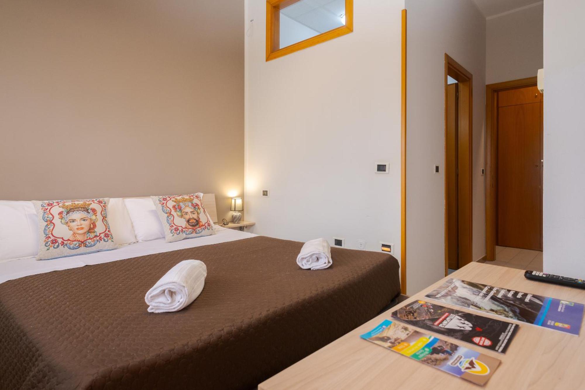 Lady Hill Bed and Breakfast Taormina Buitenkant foto