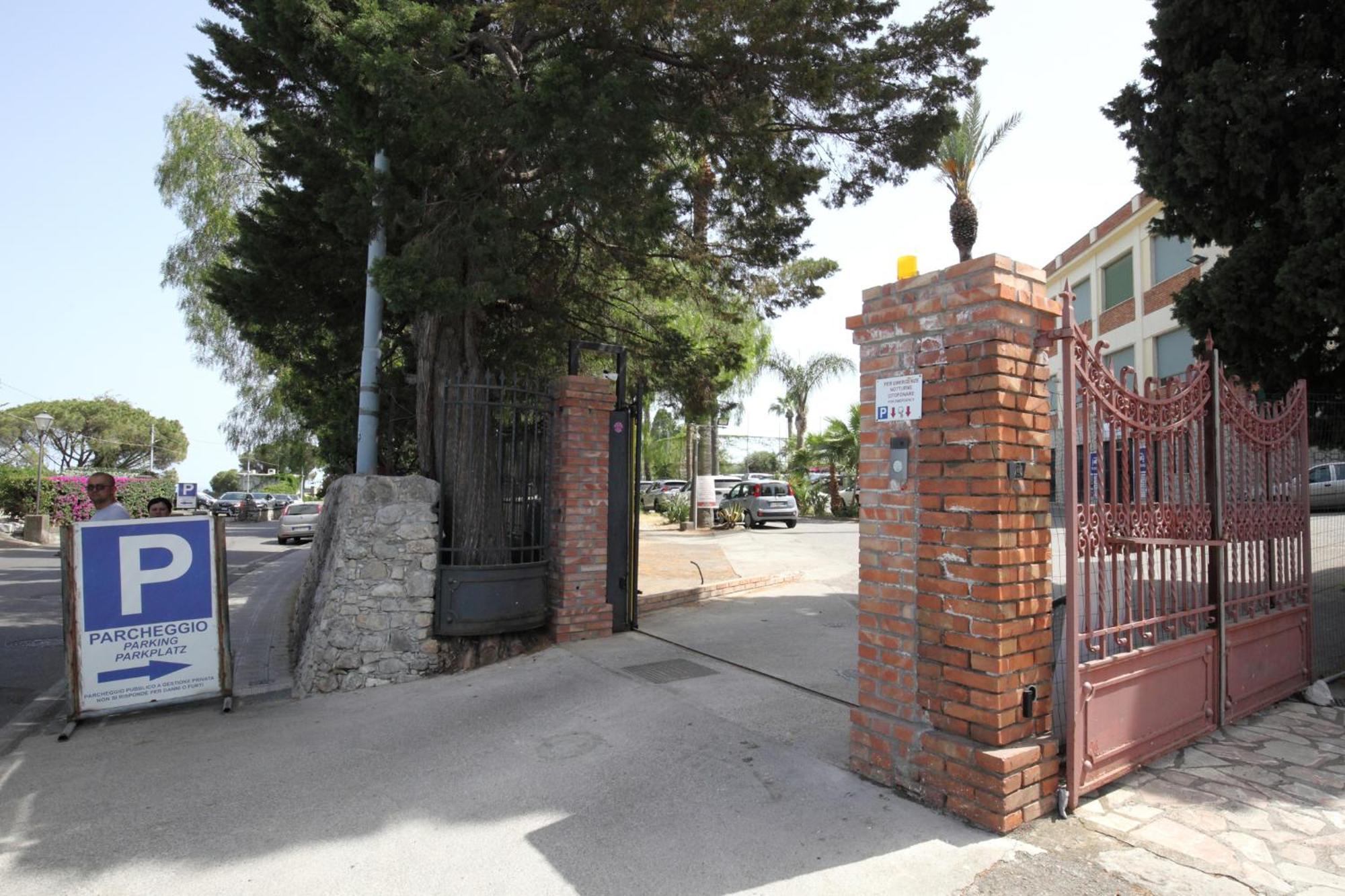 Lady Hill Bed and Breakfast Taormina Buitenkant foto