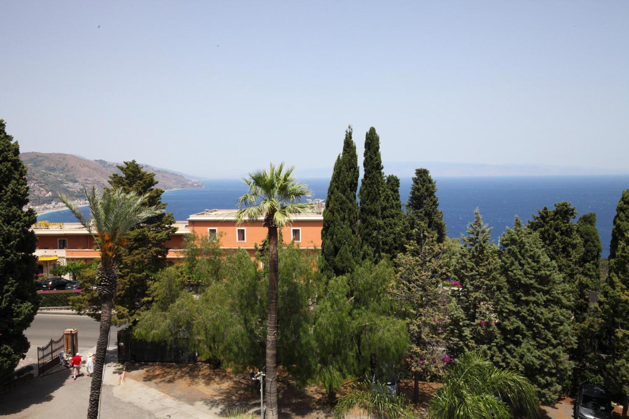 Lady Hill Bed and Breakfast Taormina Buitenkant foto
